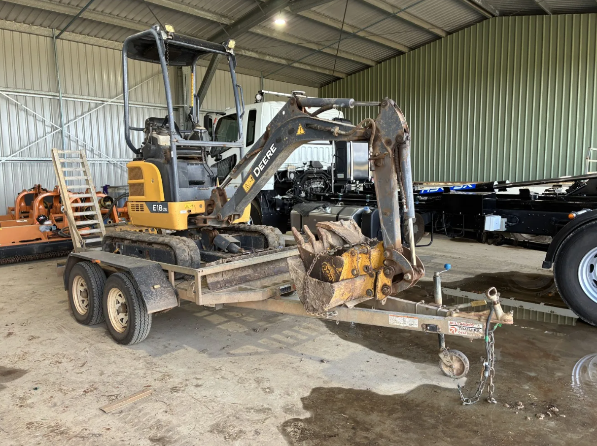 2020 John Deere E18ZS