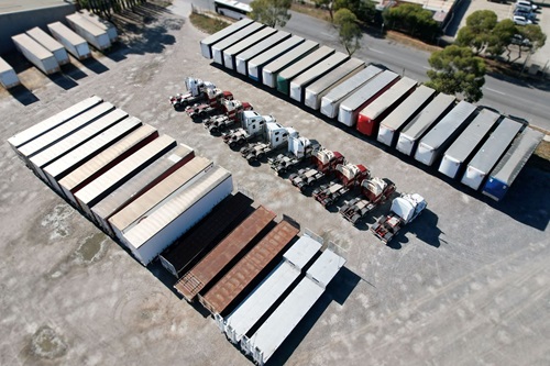 3_eem_trucks_auction_pickles_2311.jpg.jpeg