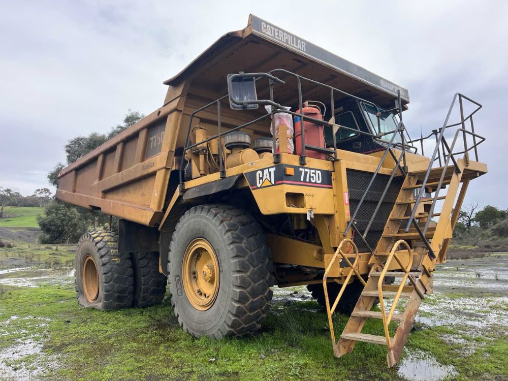 2000 Caterpillar 775D