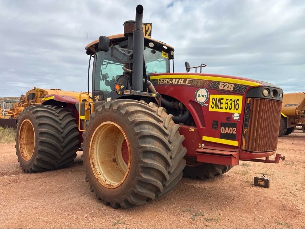 2017 Versatile 520