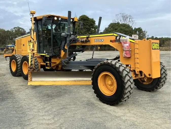 2015 John Deere 770GP