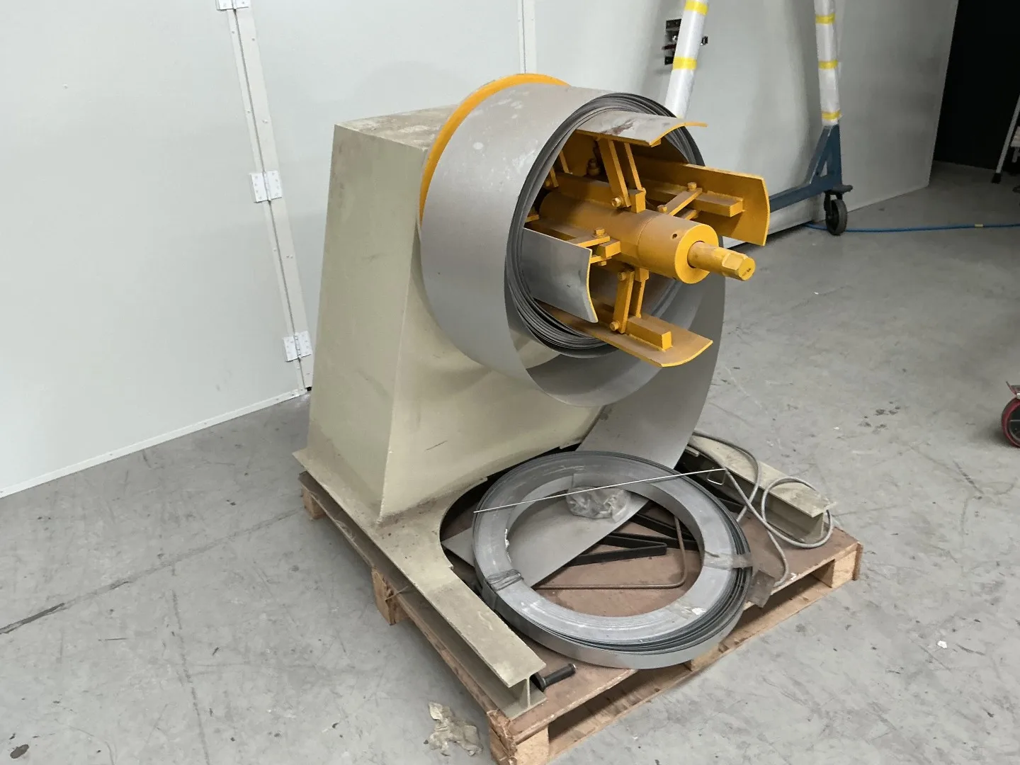 Heavy Decoiler, 09/2023, Chinese, Mt-400