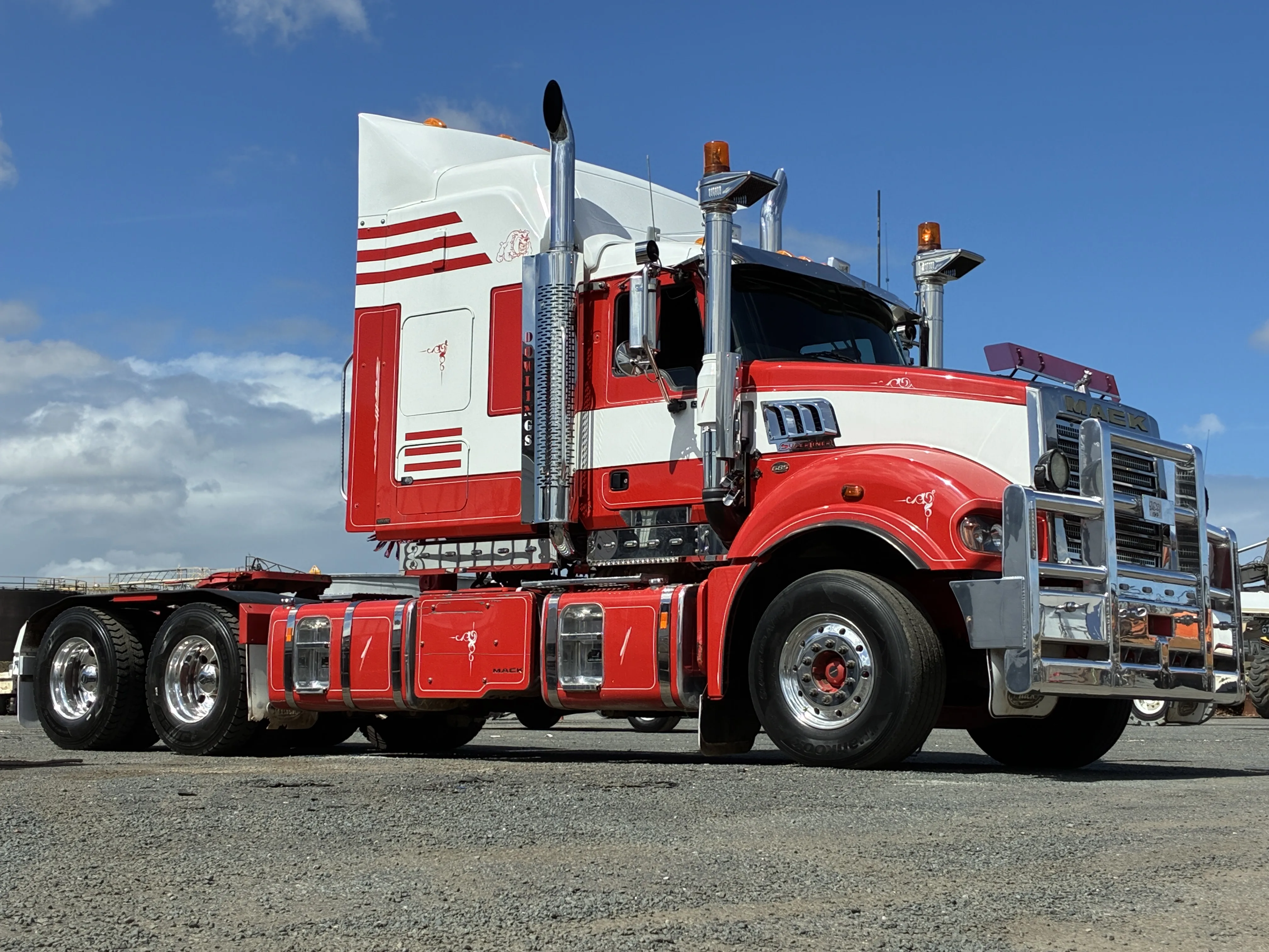 2019 Mack Superliner