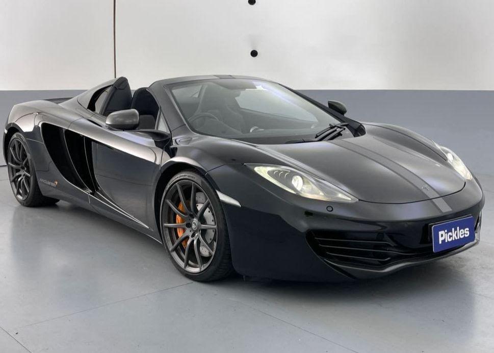 mclaren-luxury-auction-pickles-december-2021-blog-png