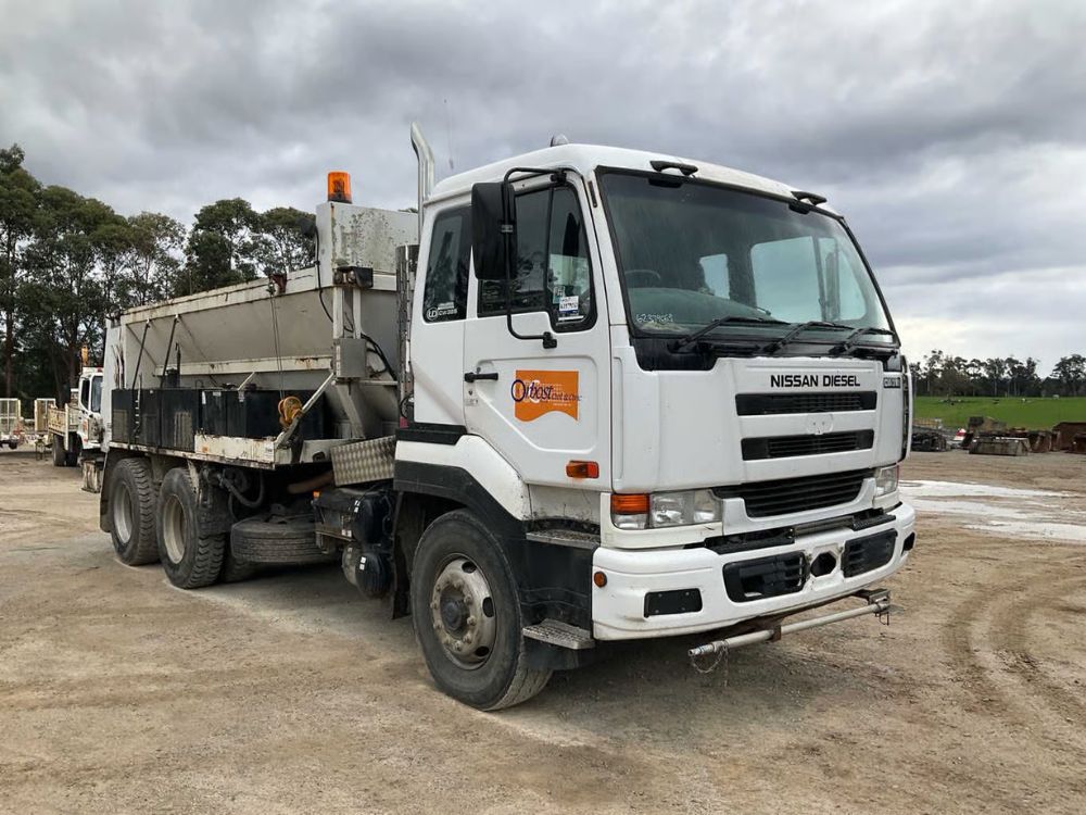 2006 Nissan UD CW385