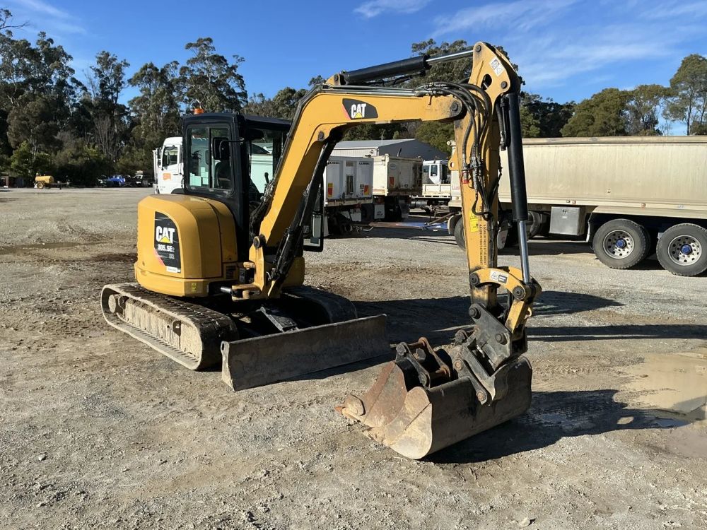 2018 Caterpillar 305.5E2