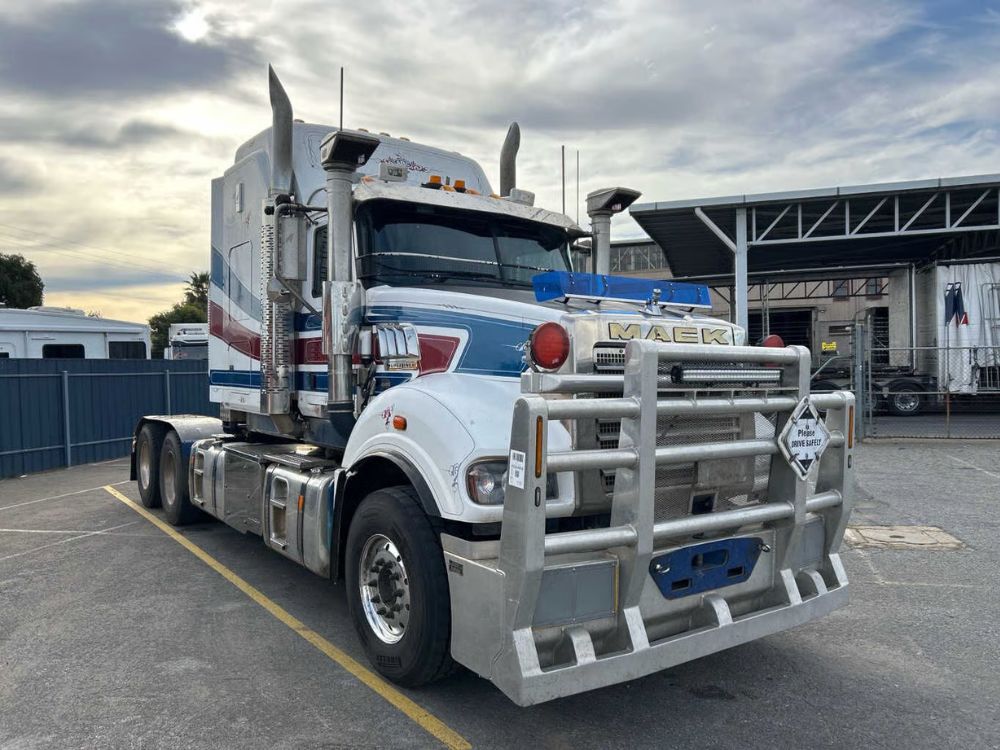 2020 Mack Superliner CLXT