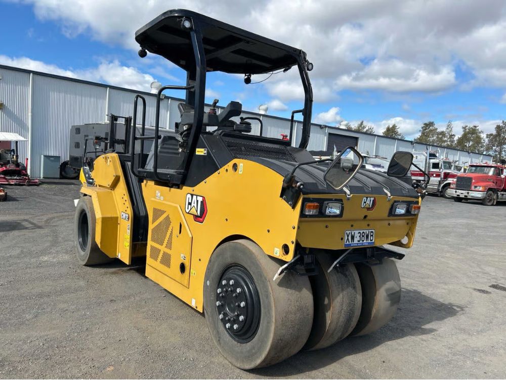 2023 Caterpillar CW12