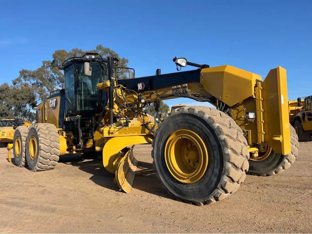 2012 Caterpillar 16m